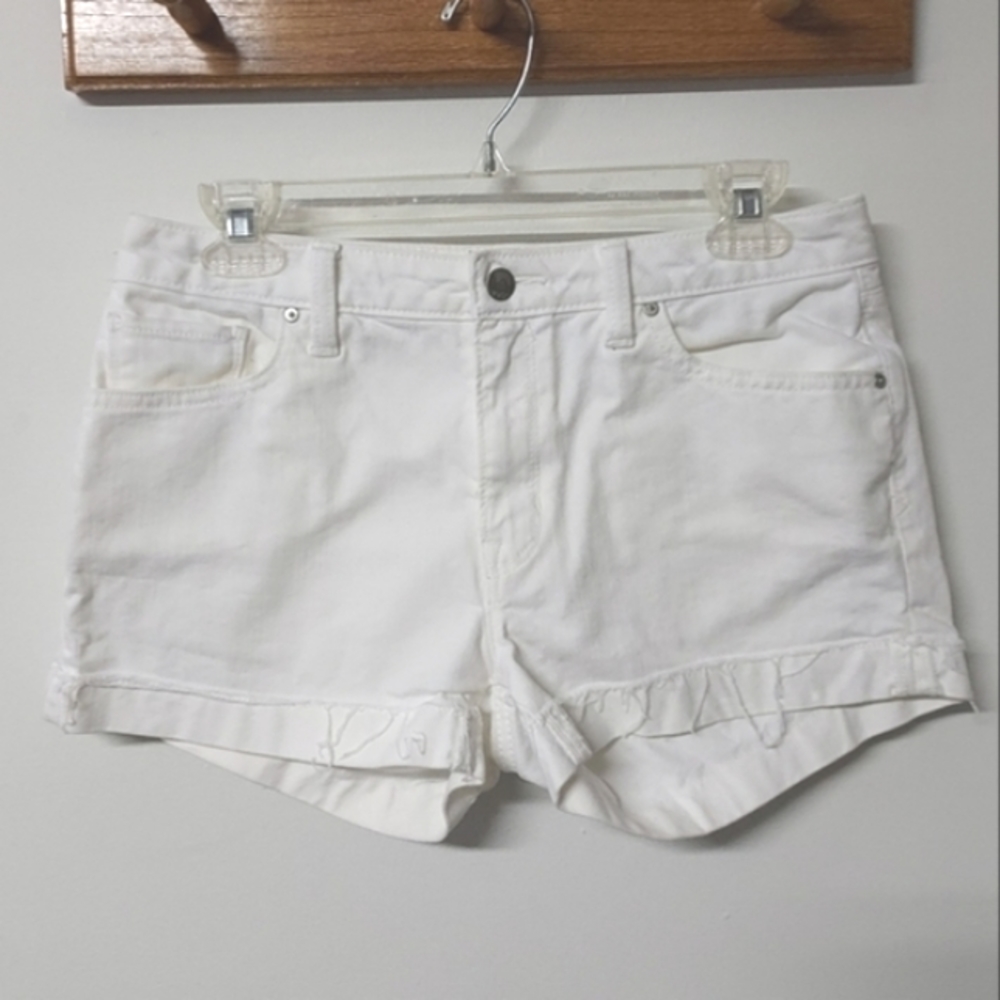☀️ GAP off white Slim Cut Offs distressed style shorts 27/28 or 2/4